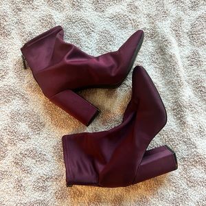 Jessica Simpson Purple silk zip ankle tight booties 8